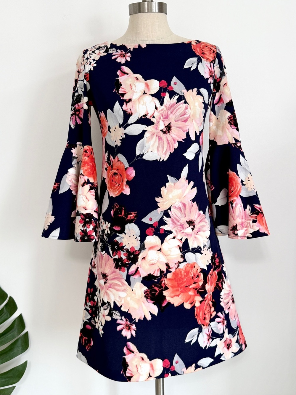 Eliza J Navy Blue Floral Bell Sleeve Mini Dress Size 2 Fit & Flare Party